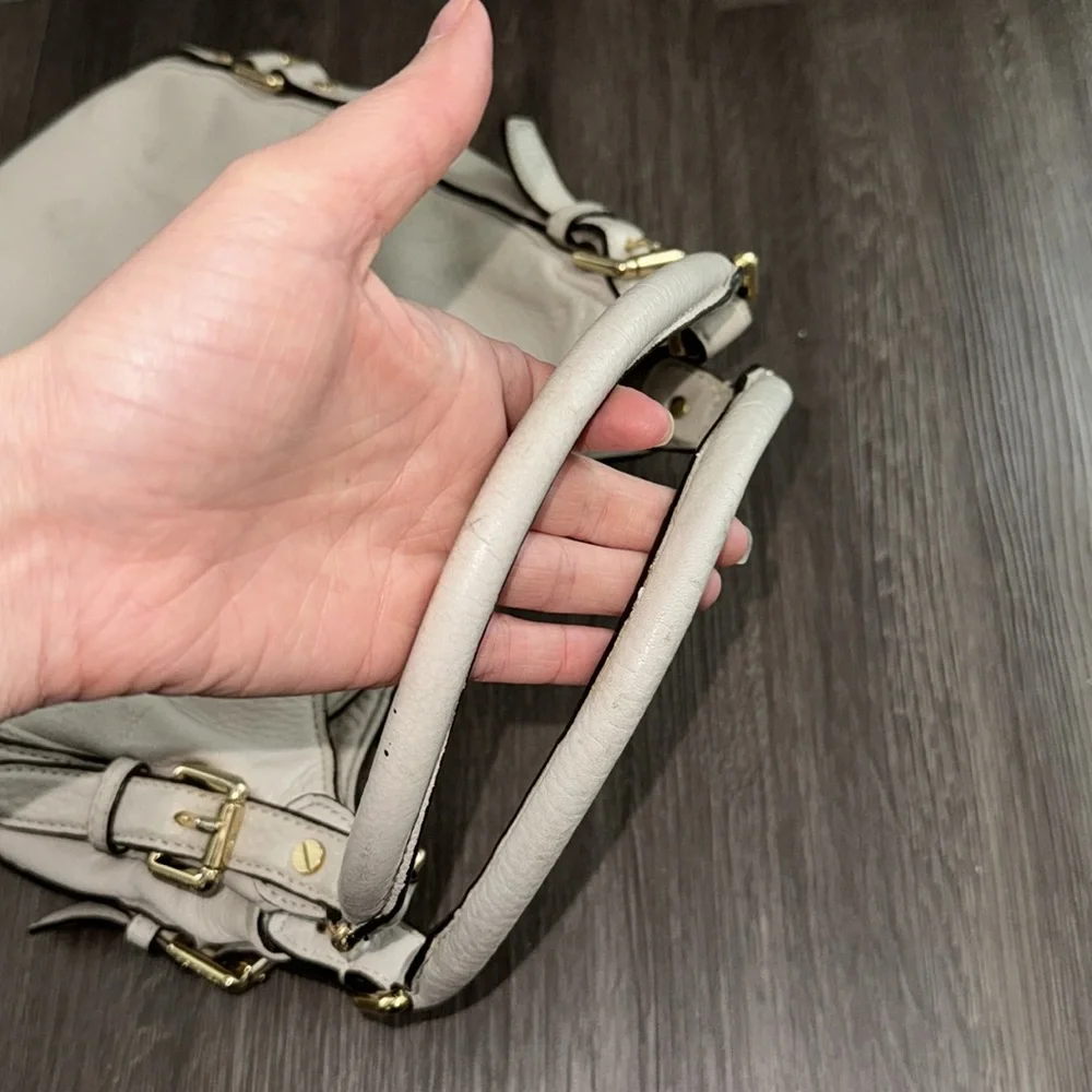 MICHAEL KORS Cream Leather Shoulder Bag